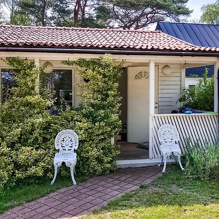1 Bedroom Amazing Home In Hoellviken Exterior photo