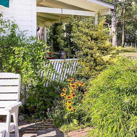 1 Bedroom Amazing Home In Hoellviken Exterior photo